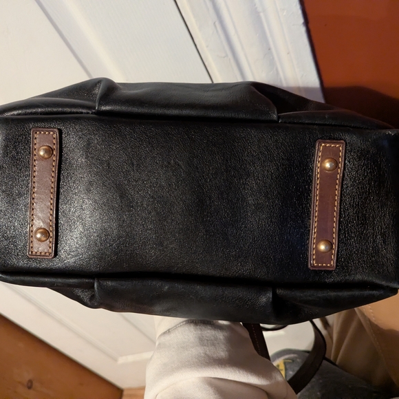 Dooney & Bourke Black Leather Tote Bag - Picture 5 of 9